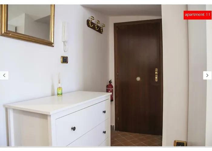 M9 Pantheon Attic 11 * Rome