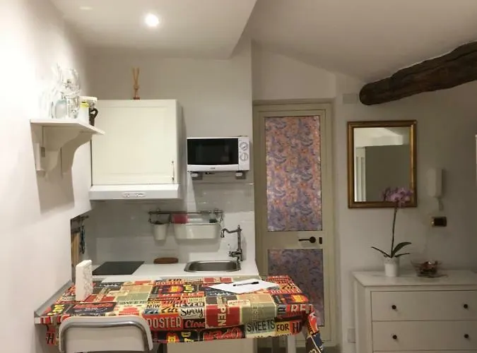 M9 Pantheon Attic 11 *