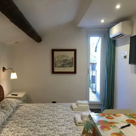 Lägenhet M9 Pantheon Attic 11 Rom